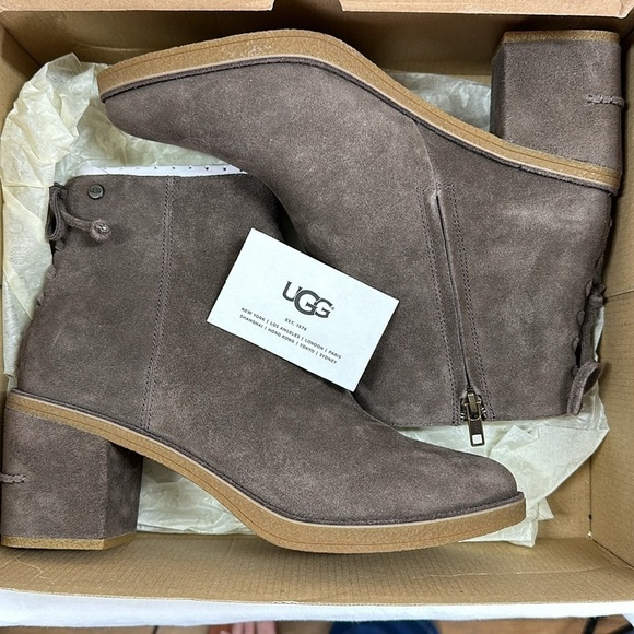NIB UGG Corinne Suede Leather Boot, 10 - Picture 3 of 13